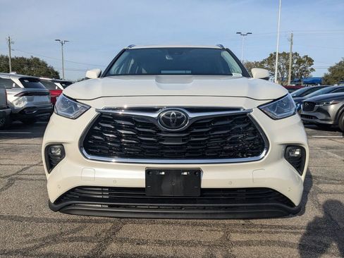Used 2021 Toyota Highlander Limited image 9