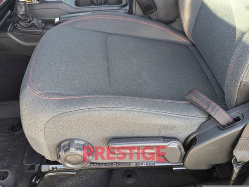 Used 2024 Jeep Gladiator Rubicon w/ Convenience Group image 29