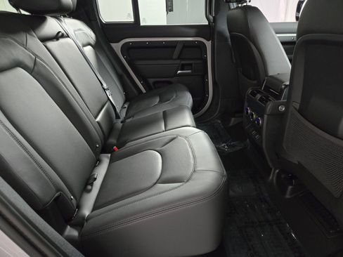 New 2026 Land Rover Defender 110 X-Dynamic SE AWD/4WD image 18
