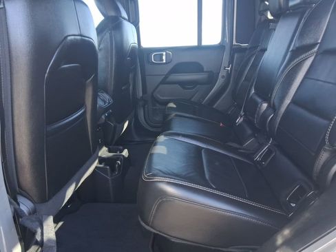 Used 2022 Jeep Gladiator Overland w/ LED Lighting Group image 18