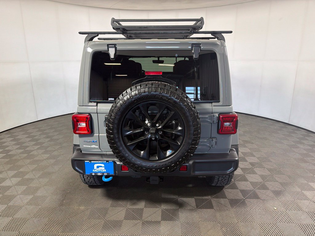 Used 2022 Jeep Wrangler Unlimited Sahara w/ Cold Weather Group AWD/4WD image 6
