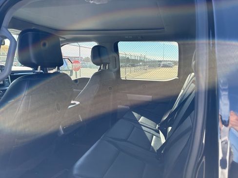 Used 2023 Ford F350 Lariat w/ Sport Appearance Package image 8