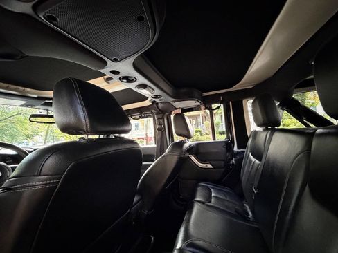 Used 2015 Jeep Wrangler Unlimited Sahara w/ Dual Top Group image 12