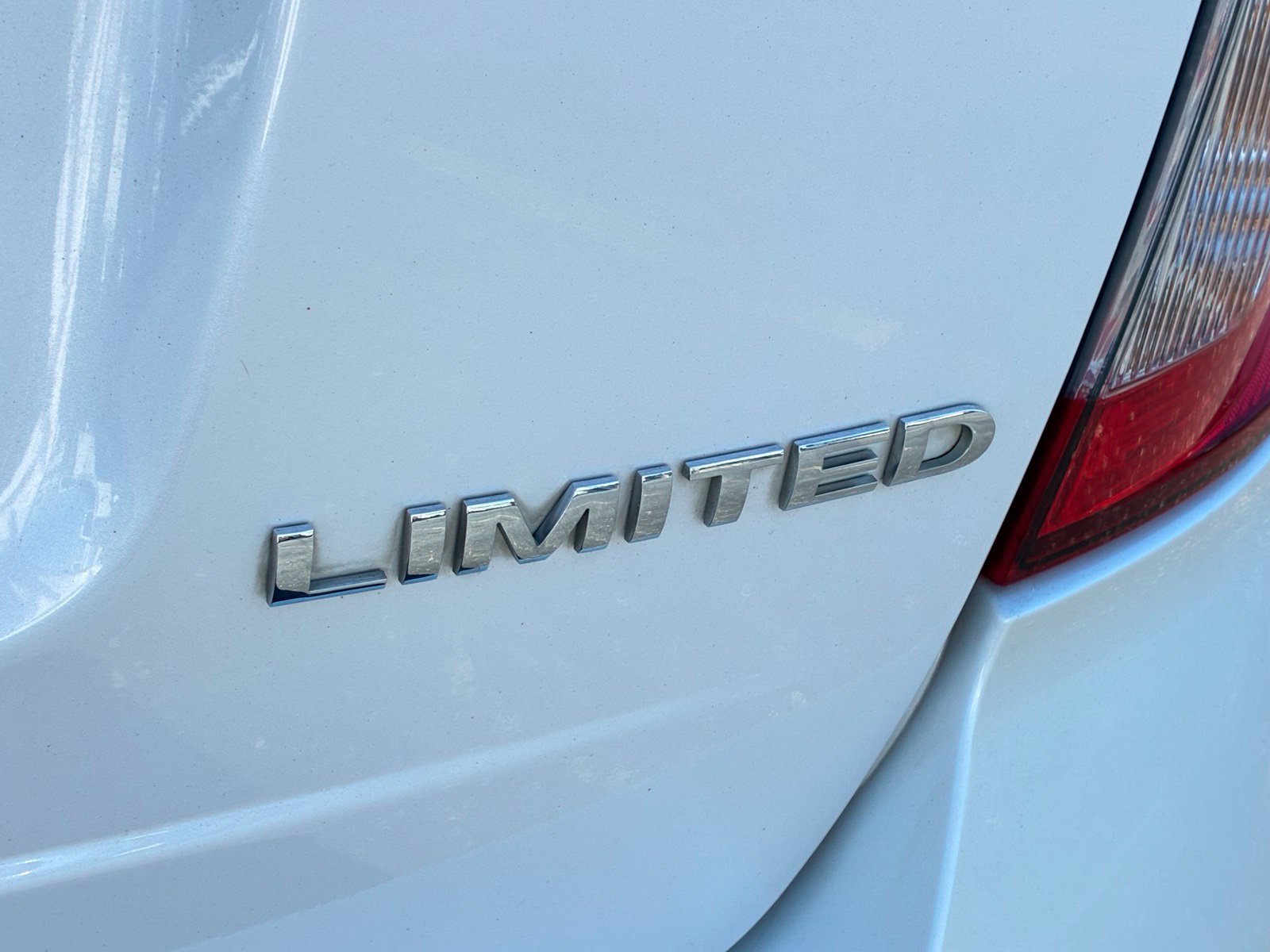 Used 2011 Ford Edge Limited w/ 302A Rapid Spec Order Code FWD image 11
