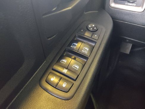 Used 2018 RAM 1500 Tradesman RWD image 27
