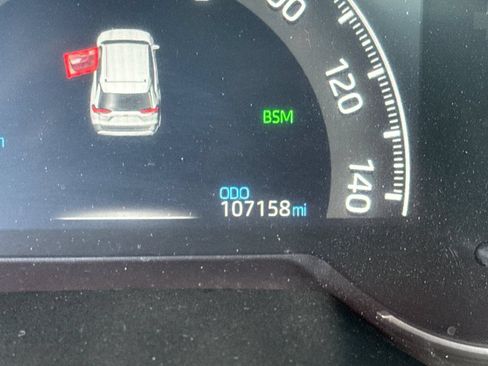 Used 2023 Toyota RAV4 XLE Premium FWD image 3