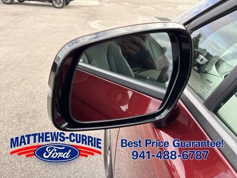 Used 2025 Kia Carnival SX FWD image 8