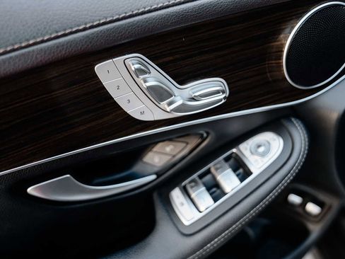 Used 2018 Mercedes-Benz GLC 350e 4MATIC image 14