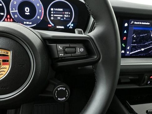 Used 2025 Porsche Cayenne image 18