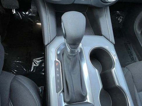 Used 2025 Chevrolet Blazer LT image 16