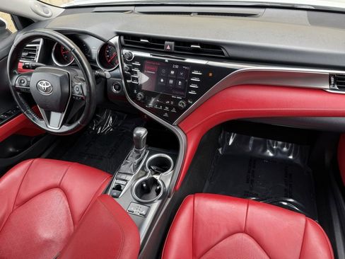 Used 2018 Toyota Camry XSE image 22