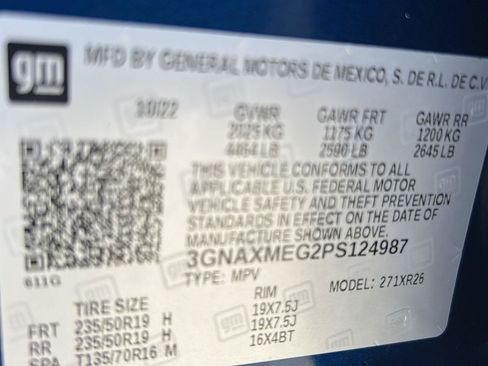 Used 2023 Chevrolet Equinox RS FWD image 32