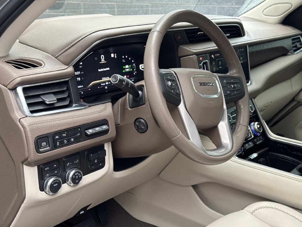 Used 2022 GMC Yukon Denali w/ Denali Premium Package AWD/4WD image 24