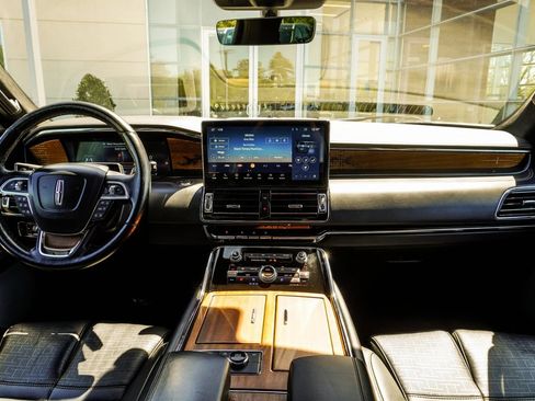 Used 2023 Lincoln Navigator L Black Label AWD/4WD image 5