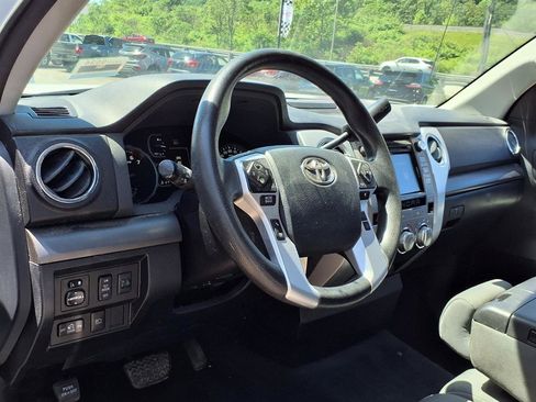 Used 2018 Toyota Tundra SR5 AWD/4WD image 6