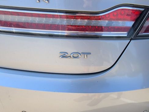 Used 2017 Lincoln MKZ Premiere FWD image 7