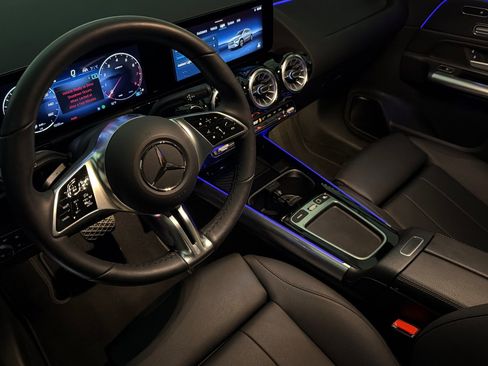 Used 2026 Mercedes-Benz GLA 250 image 9