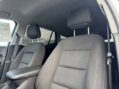 Used 2022 GMC Terrain SLE w/ Elevation Edition image 13