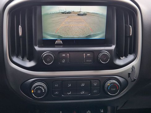 Used 2022 Chevrolet Colorado LT w/ Fleet Safety Package image 19