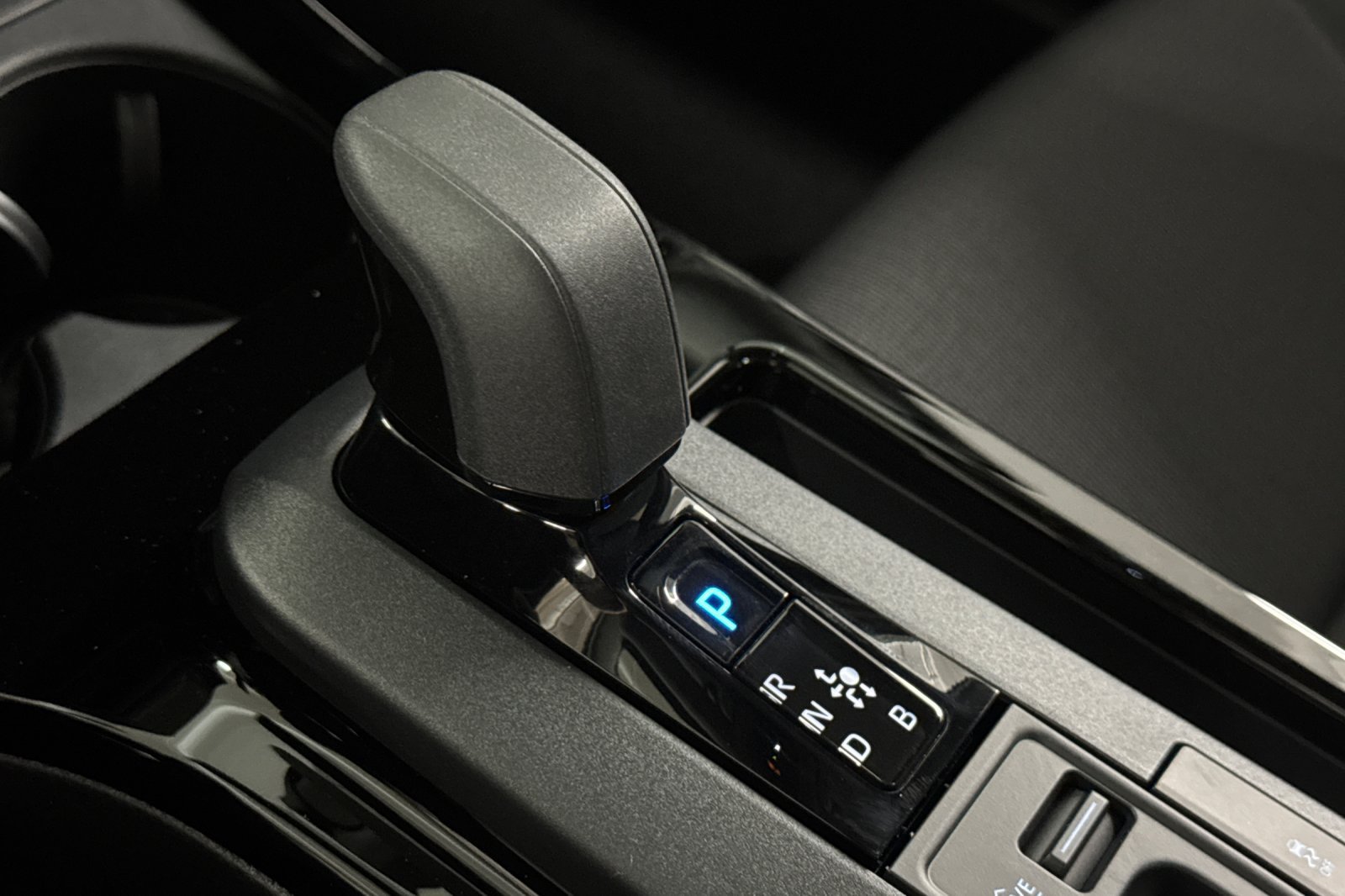 New 2027 Toyota Prius LE FWD image 26