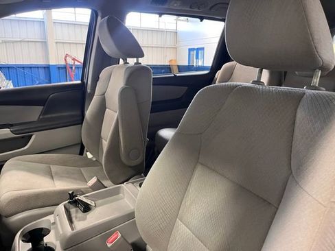 Used 2017 Honda Odyssey SE image 21