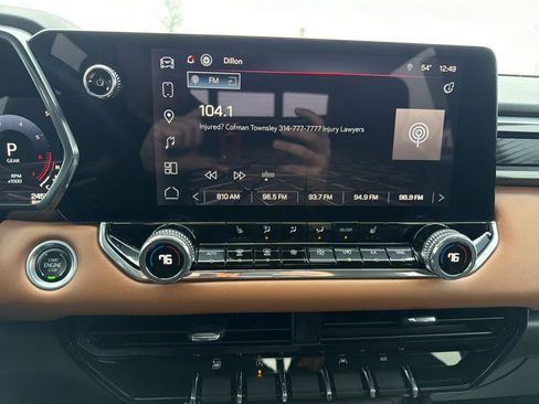 Used 2024 GMC Canyon AT4 w/ Technology Package image 18