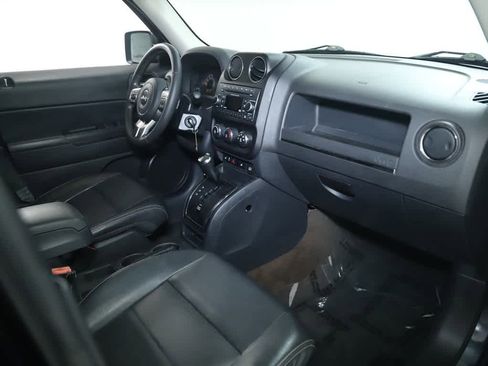 Used 2014 Jeep Patriot High Altitude FWD image 35