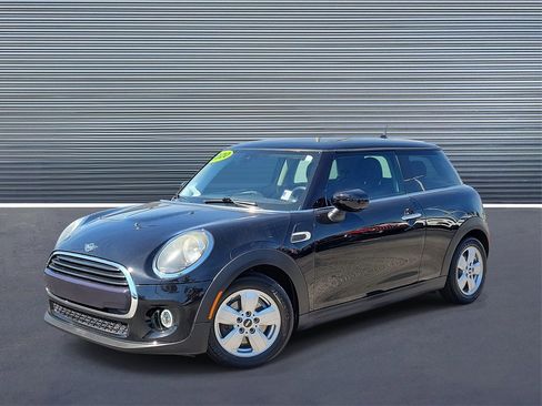 Used 2020 MINI Cooper 2-Door Hardtop image 1