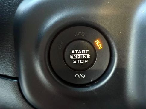 Used 2020 Jeep Wrangler Unlimited Sport S image 19