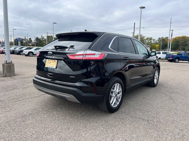Certified 2024 Ford Edge SEL w/ Convenience Package AWD/4WD image 4