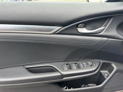 Used 2018 Honda Civic EX-L image 10
