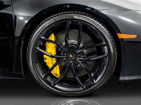 Used 2016 Lamborghini Huracan LP 610-4 image 8