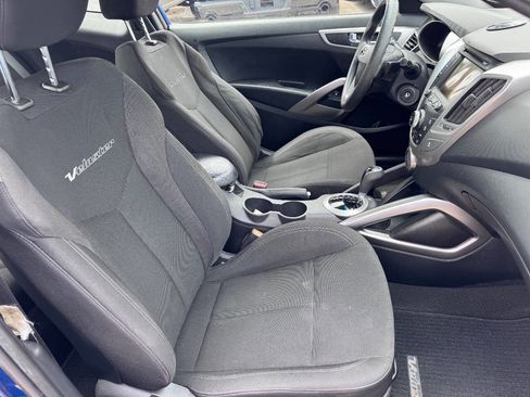 Used 2016 Hyundai Veloster FWD image 6