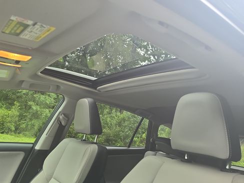 Used 2017 Toyota RAV4 Limited FWD image 29