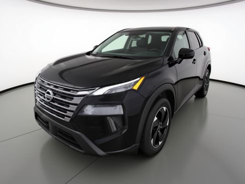 Used 2025 Nissan Rogue SV image 3