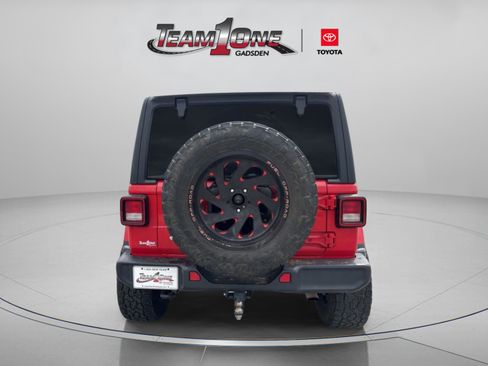 Used 2019 Jeep Wrangler Unlimited Sahara image 8