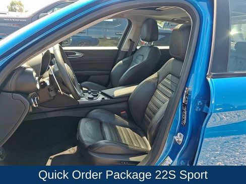 Used 2018 Alfa Romeo Giulia Ti Sport w/ Quick Order Package 22S Sport AWD/4WD image 2