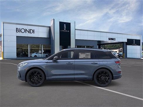 New 2026 Lincoln Corsair Reserve w/ Jet Appearance Package AWD/4WD image 3