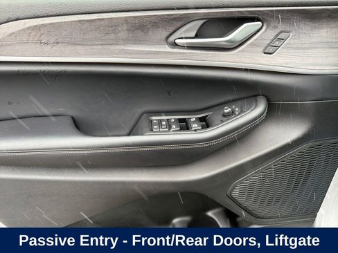 Used 2024 Jeep Grand Cherokee L Limited w/ Luxury Tech Group II image 12