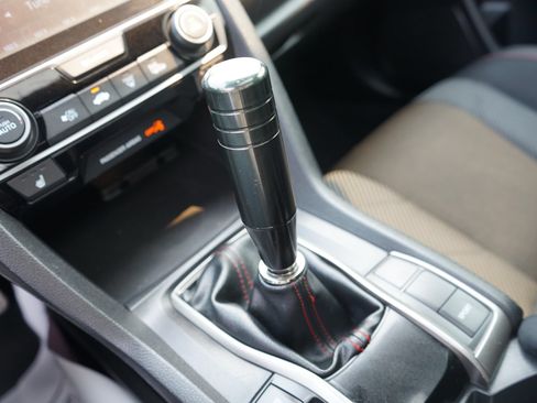 Used 2018 Honda Civic Si image 16