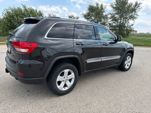 Used 2012 Jeep Grand Cherokee Laredo AWD/4WD image 3