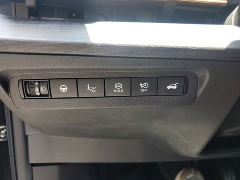 Used 2023 Nissan Ariya FWD image 27