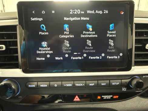 Used 2022 Hyundai Venue Limited FWD image 30
