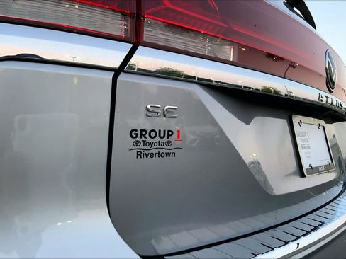 Used 2024 Volkswagen Atlas SE FWD image 28