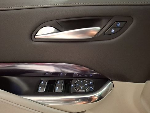Certified 2023 Cadillac XT4 Luxury w/ Cold Weather Package FWD image 13