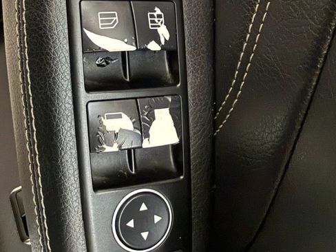 Used 2014 Mercedes-Benz ML 350 ML 350 4MATIC Sport Utility 4D w/ Premium 1 Package image 25