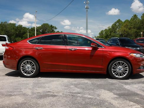 Used 2014 Ford Fusion SE w/ Equipment Group 202A FWD image 13