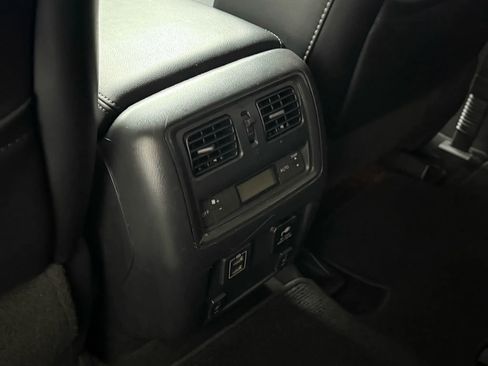 Used 2018 Nissan Pathfinder SL w/ Midnight Edition Package image 40