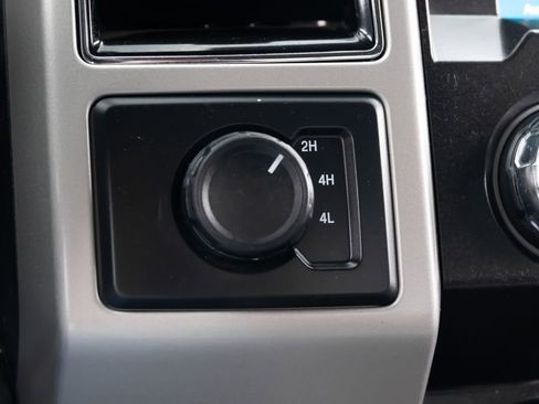 Used 2019 Ford F350 Lariat image 40