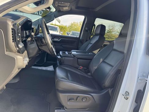 Used 2025 GMC Sierra 1500 SLT AWD/4WD image 16